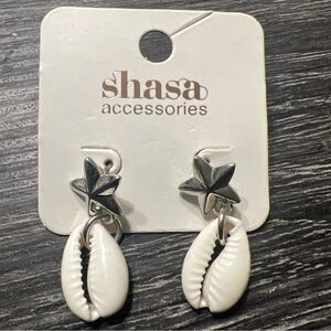 Shasa Shell Post Stud Earrings